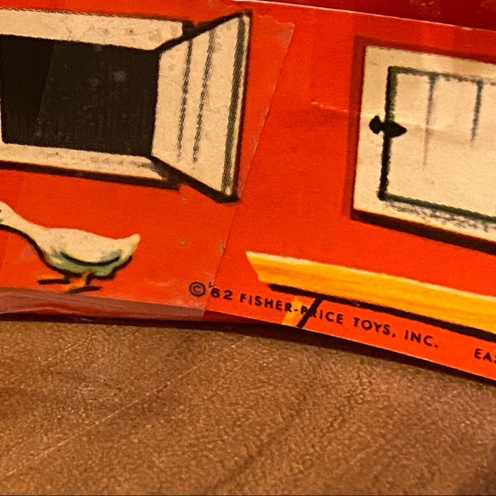 Vintage red‎ Fisher-Price lunchpail 1970s toolbox farm barn - Picture 4 of 5